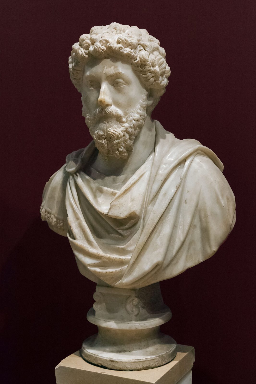 Tượng bán thân bằng đá cẩm thạch của Marcus Aurelius, vị vua triết gia phái Khắc Kỷ.