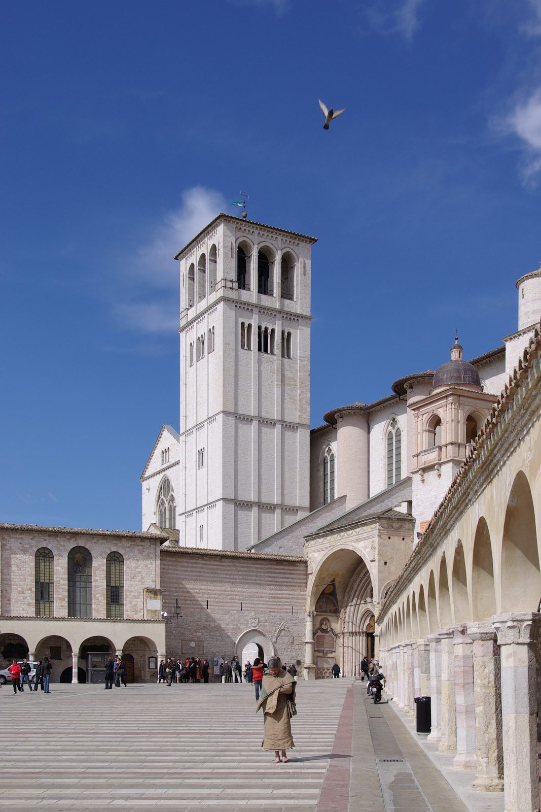 Vương cung thánh đường Thánh Phanxicô tại Assisi.